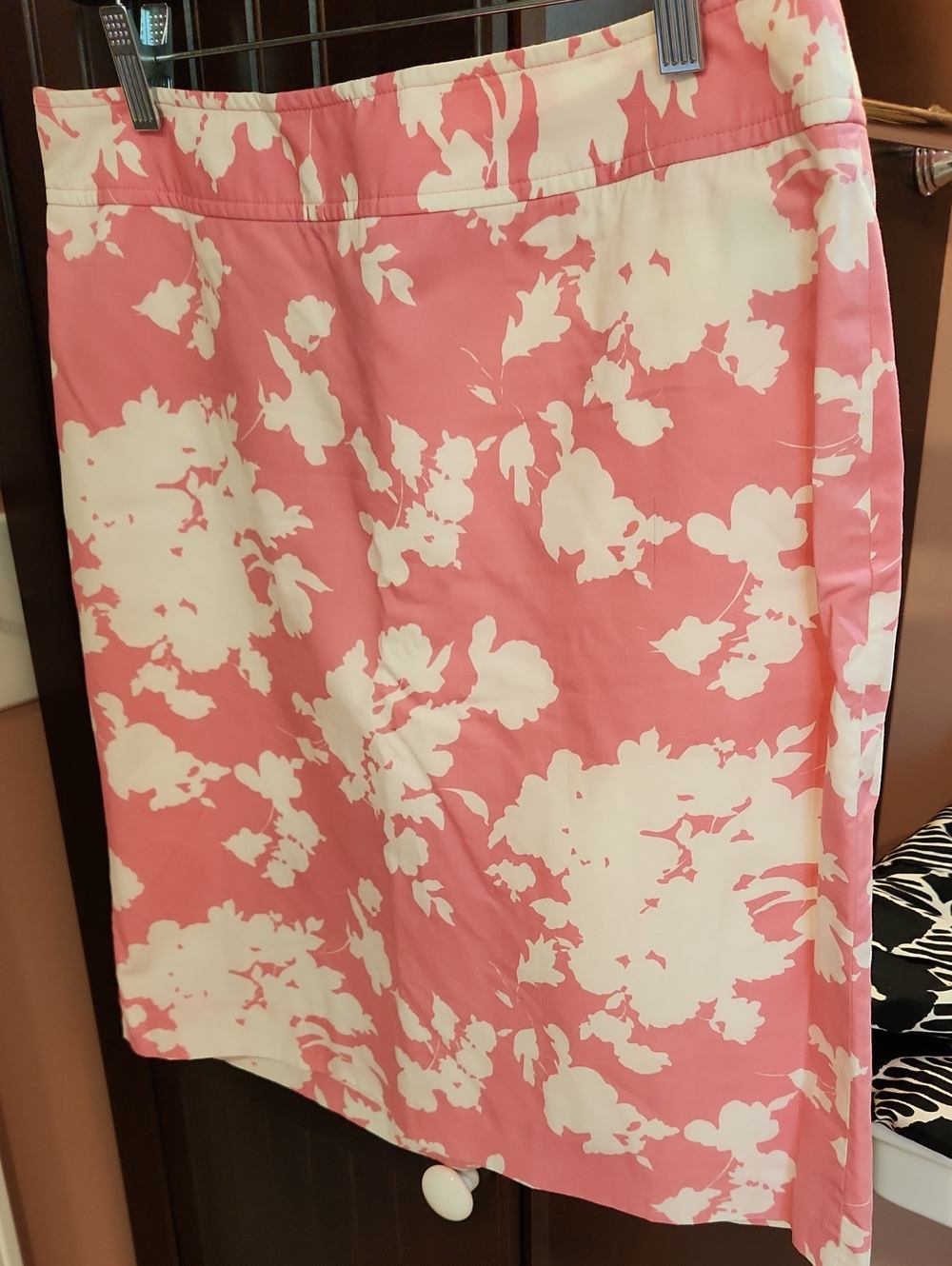 Brooks Brothers Pink and White Floral Pencil Skirt Fully Lined Sz 8